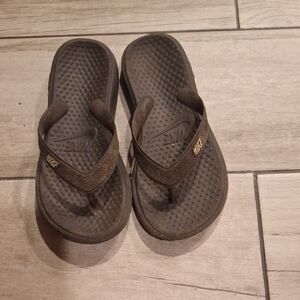 🐬 Nike Chocolate Brown Flip Flops